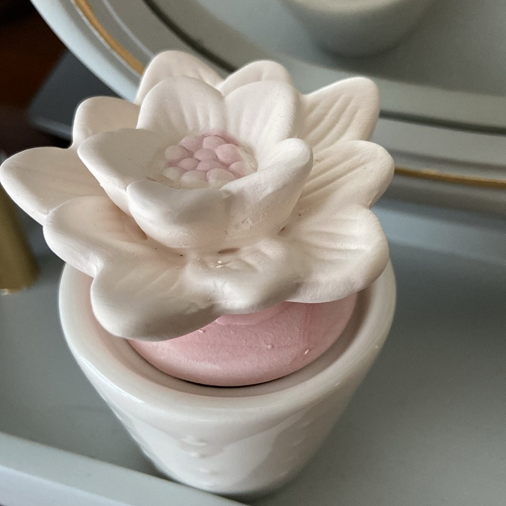 NWOT Mini oil diffuser - Picture 2 of 5